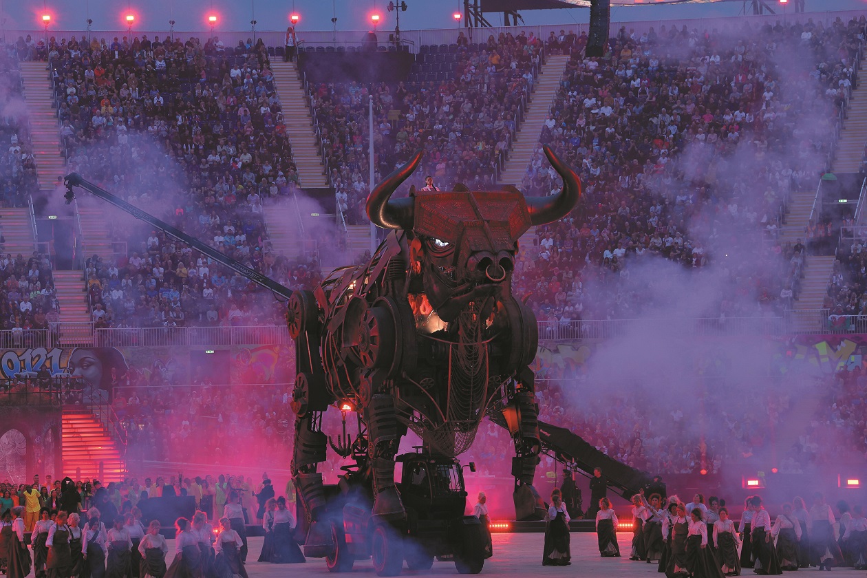 Shutterstock 2183906419